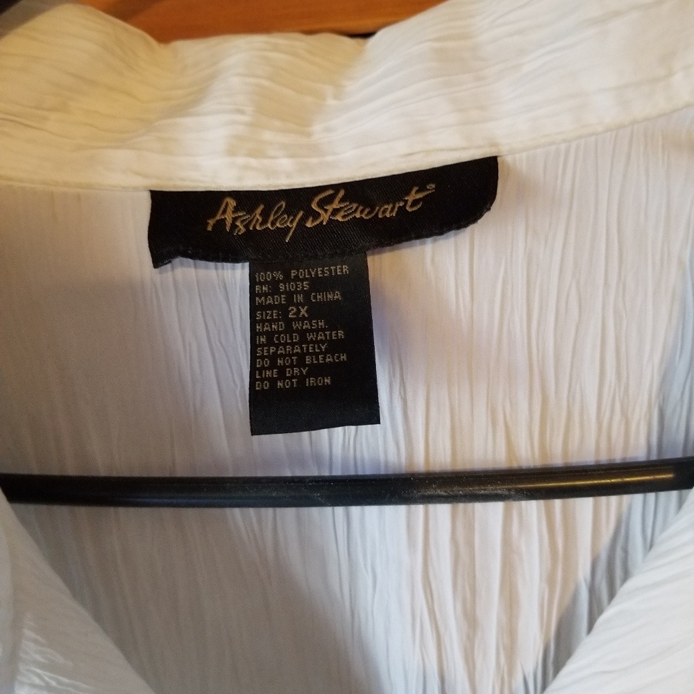 Blouse - Picture 2 of 2